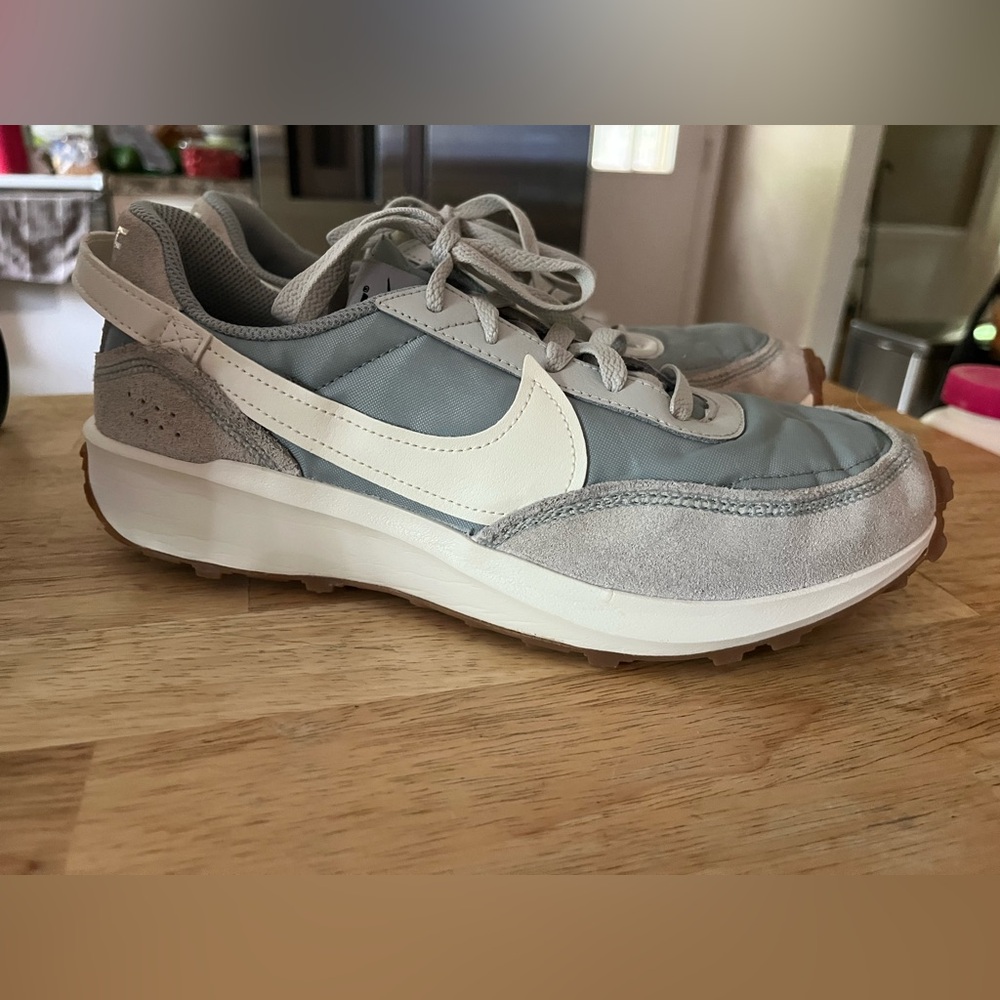 Nike Waffle Debut Sneakers Women’s 9